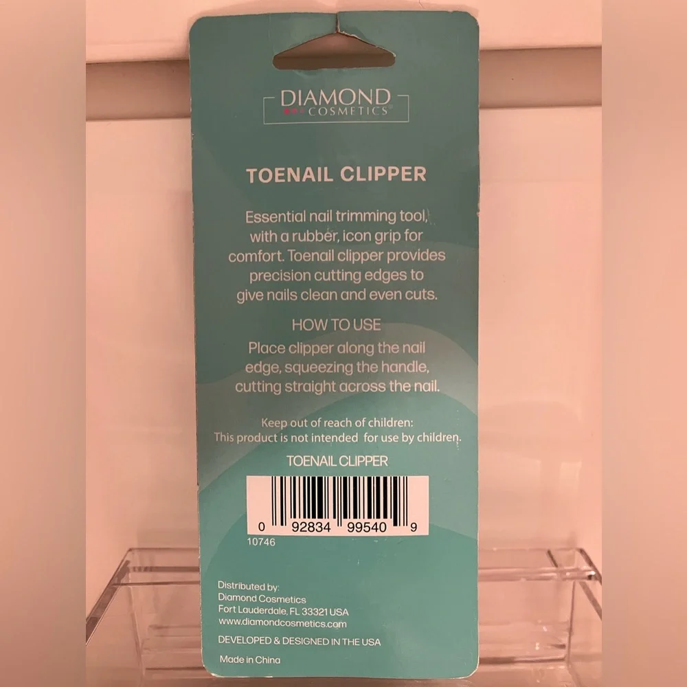 Diamond Cosmetics Cherry Toenail Clipper NWT